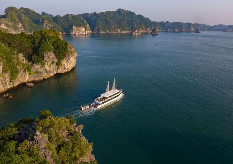 from-hanoi-or-halong-halong-bay-day-cruise