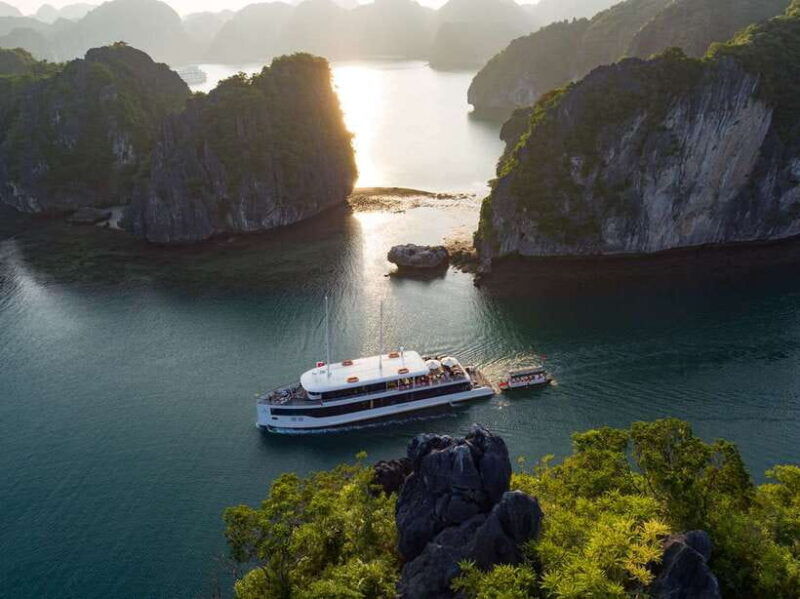 from-hanoi-or-halong-halong-bay-day-cruise