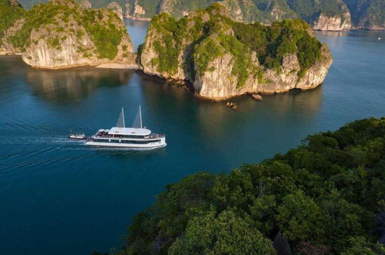from-hanoi-or-halong-halong-bay-day-cruise