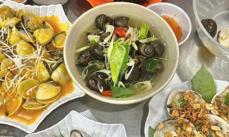 from-hanoi-perfume-pagoda-and-hat-making-private-tour