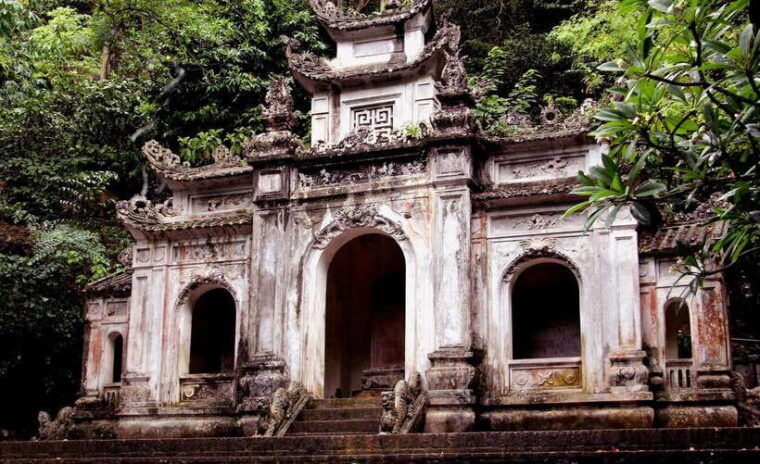 from-hanoi-perfume-pagoda-and-incense-village-private-tour