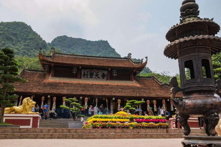 from-hanoi-perfume-pagoda-day-trip