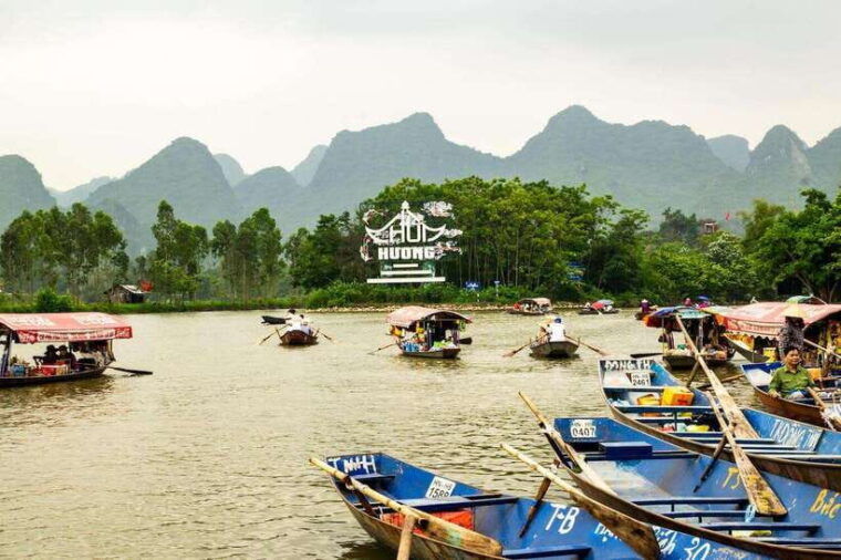 from-hanoi-perfume-pagoda-tour-and-quang-phu-cau-1-day