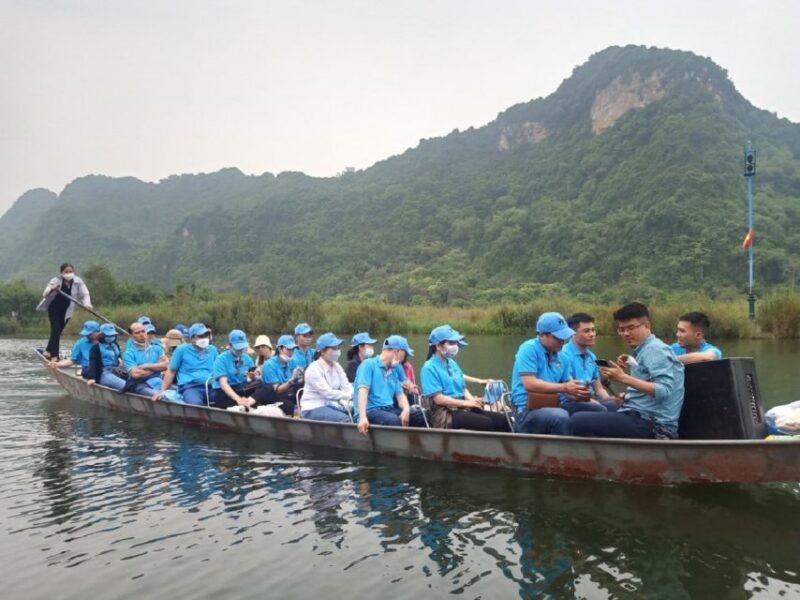 from-hanoi-perfume-pagoda-tour-and-yen-stream-boat-ride