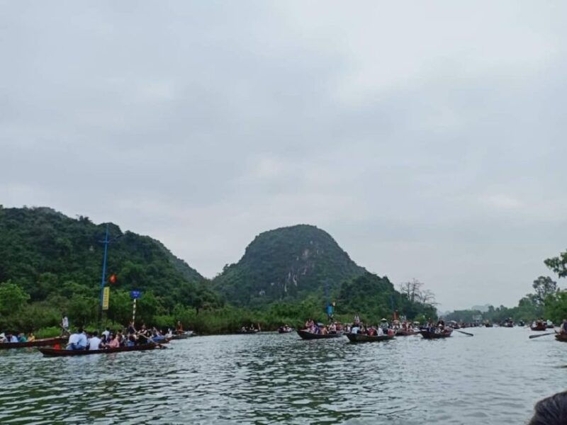 from-hanoi-perfume-pagoda-tour-and-yen-stream-boat-ride
