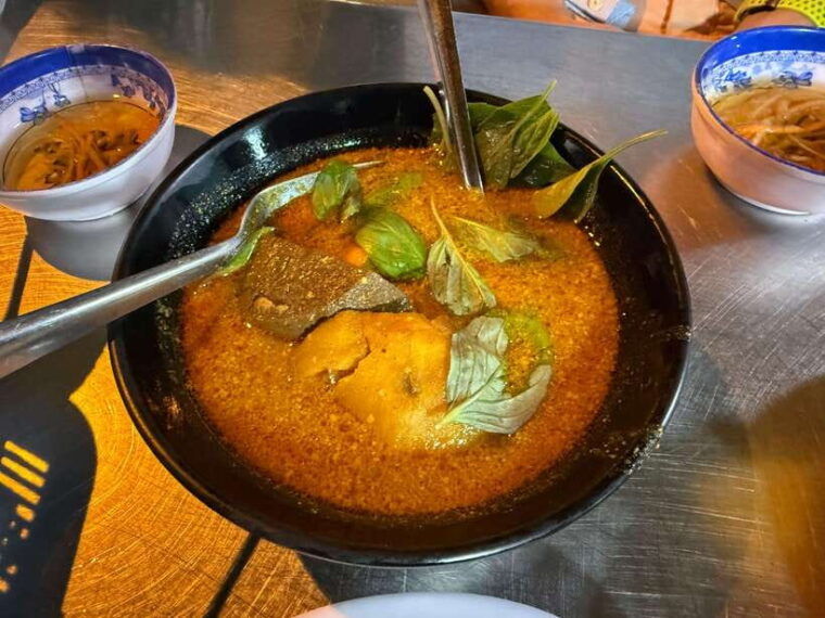 from-hanoi-private-street-food-walking-with-female-guide