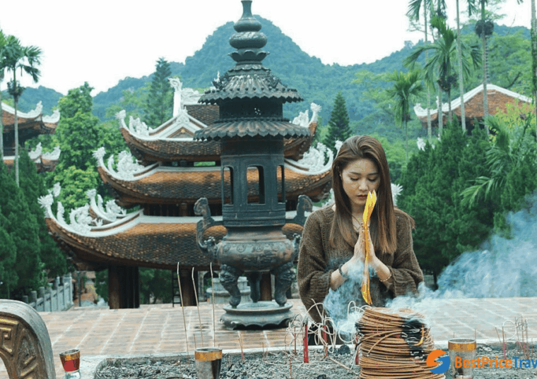 from-hanoi-private-tour-incense-village-perfume-pagoda
