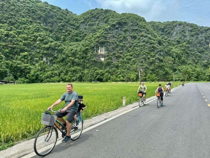 from-hanoi-tam-coc-hoa-lu-mua-cave-full-day-trip