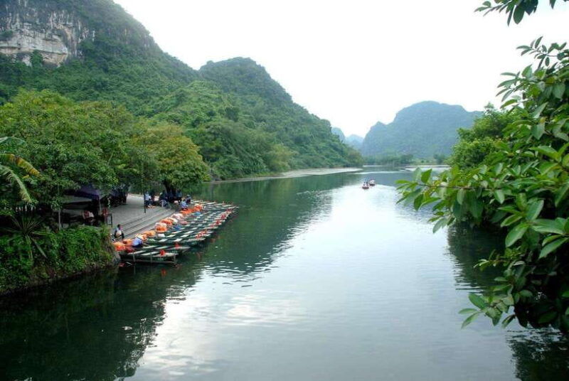 from-hanoi-tam-coc-or-trang-an-hoa-lu-mua-cave-tour