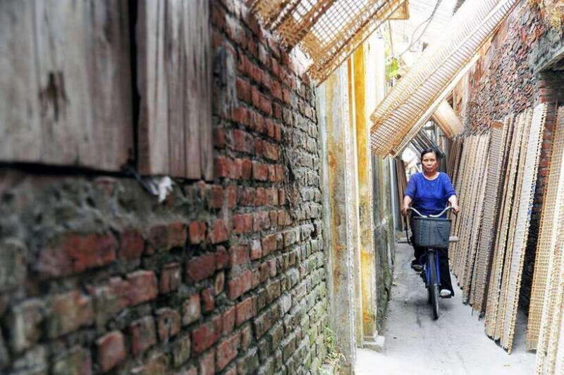 from-hanoi-tho-ha-village-half-day-photo-tour