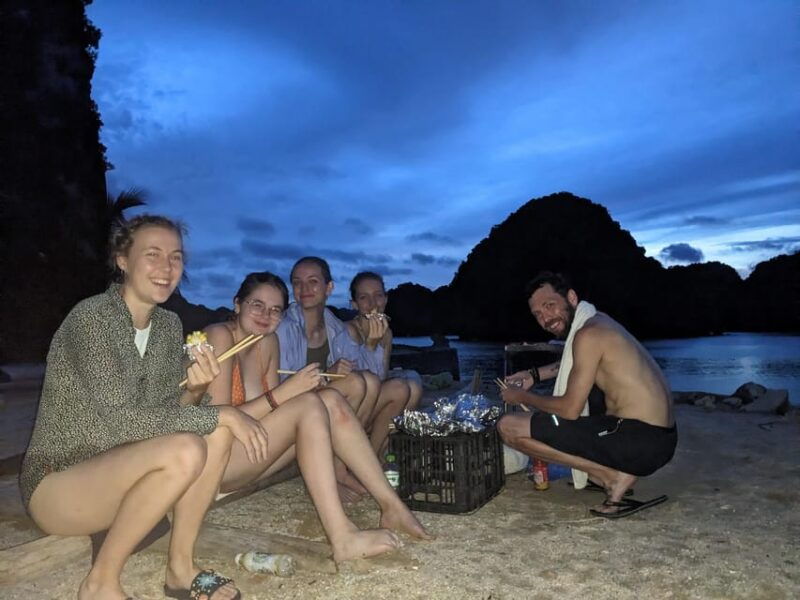 from-hanoi-to-lan-ha-bay-2-day-jungle-hiking-night-kayak
