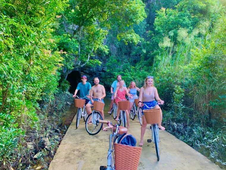 from-hanoi-to-lan-ha-bay-2-day-jungle-hiking-night-kayak