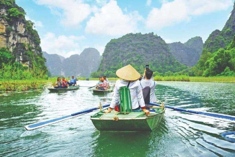 from-hanoi-trang-an-boat-bai-dinh-pagoda-mua-cave-tour-2