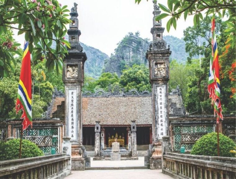 from-hanoi-trang-an-scenic-landscape-bai-dinh-pagoda-trip