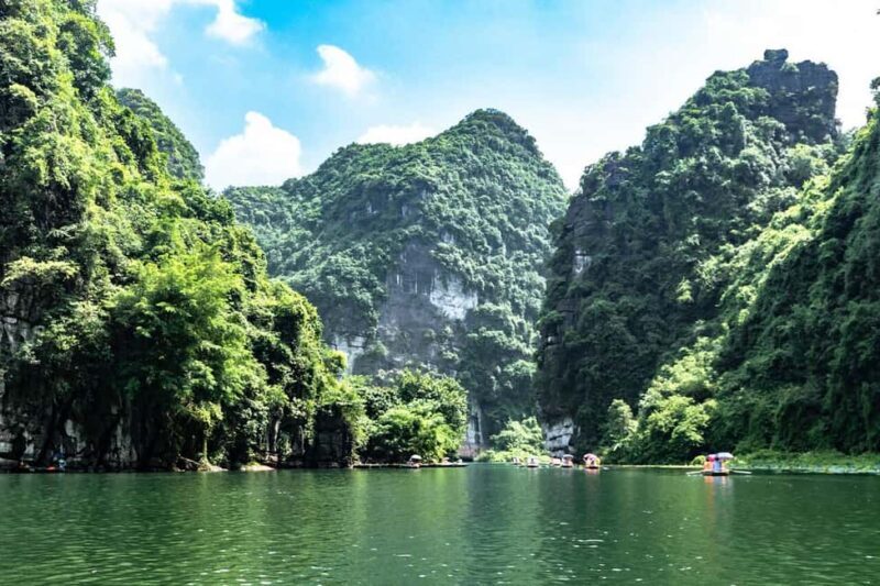 From Hanoi: Visit Hoa Lu & Trang An or Tam Coc & Mua Caves - FAQ