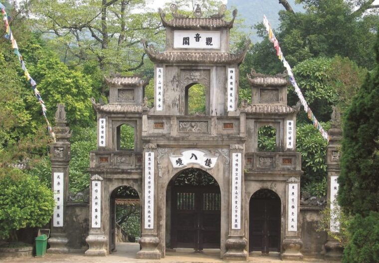 from-hanoi-visit-perfume-pagoda-with-a-group-or-private-tour