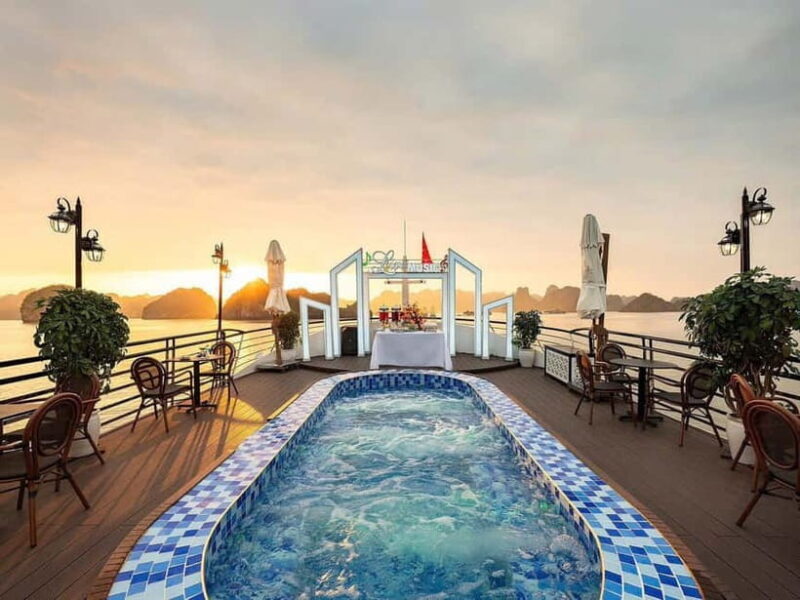 From Hanoi:Ha Long Bay Day Tour w/ Thien Cung Cave& Kayaking - What Travelers Say