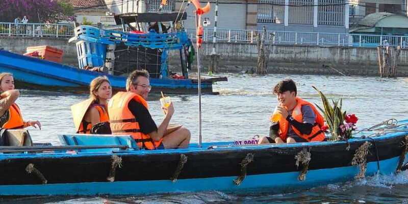 from-hcm-2-day-mekong-delta-floating-market-exit-phu-quoc