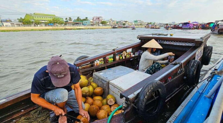 from-hcm-2-day-mekong-delta-floating-market-exit-phu-quoc