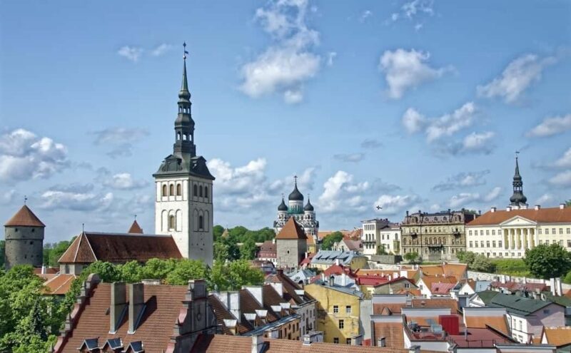 From Helsinki: Day Trip to Tallinn (Ferry, Guide & VIP car) - Key Points