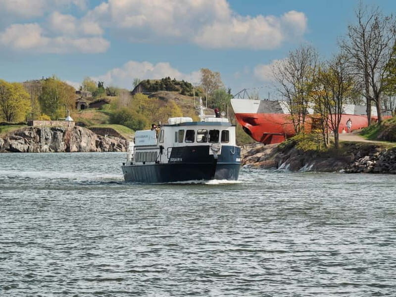 From Helsinki: Ferry Ride to Suomenlinna & Walking Tour - What you’ll see and experience on Suomenlinna