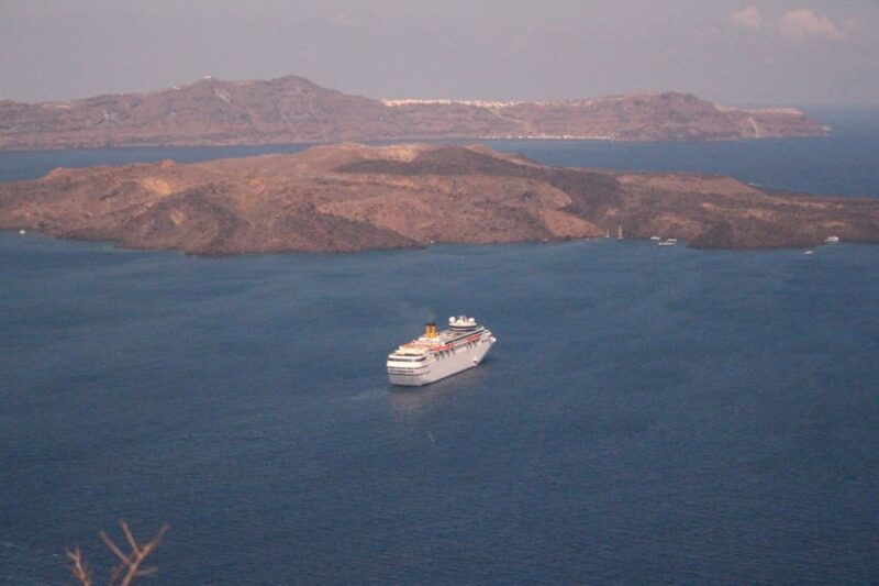 from-heraklion-santorini-full-day-tour-by-boat