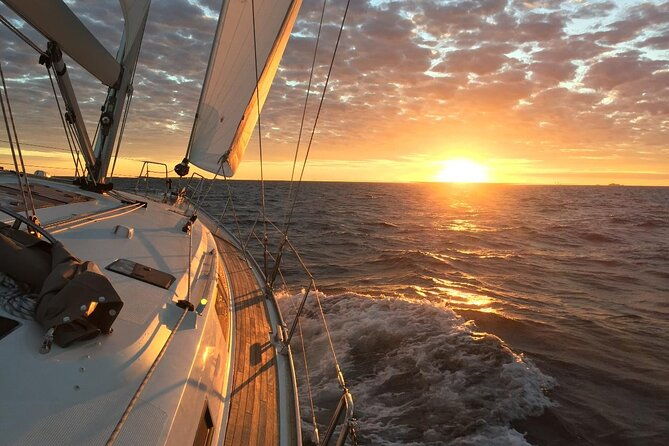 from-heraklion-small-group-6h-sunset-sailing-trip-to-dia-island