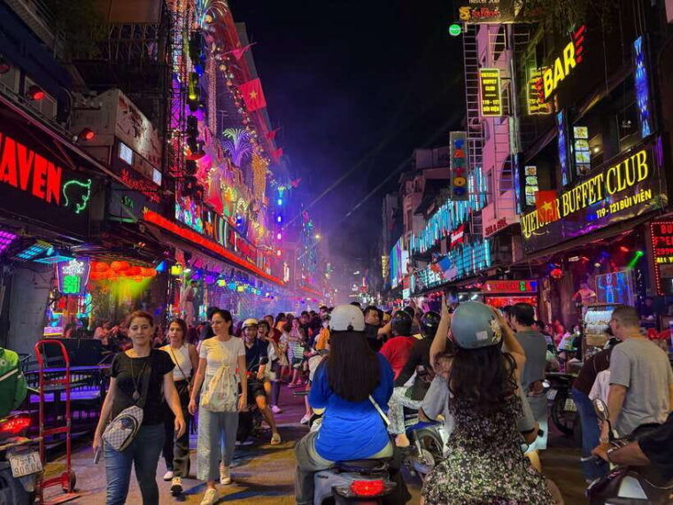 from-ho-chi-minh-acoustics-live-music-street-food-tour