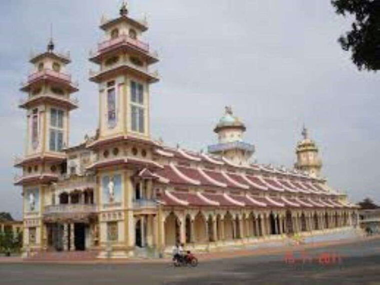 from-ho-chi-minh-city-cu-chi-tunnels-ba-den-mountain-tour