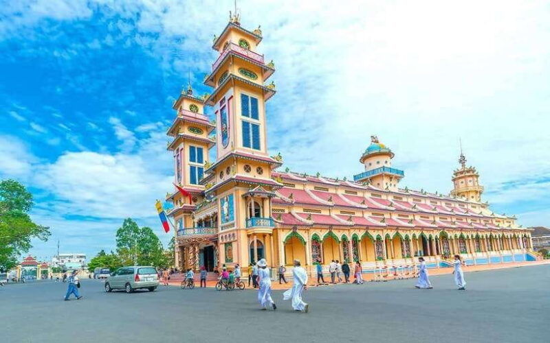 from-ho-chi-minh-city-tay-ninh-holy-see-and-ba-den
