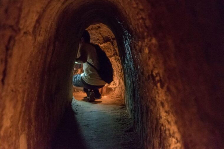 from-ho-chi-minh-cu-chi-tunnels-cao-dai-temple-2