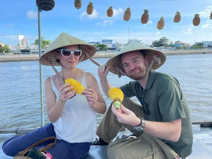 from-ho-chi-minh-visit-mekong-floating-market-in-1-day