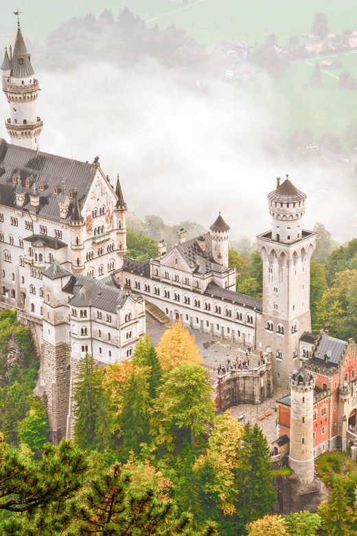 from-hohenschwangau-tour-to-neuschwanstein-castle