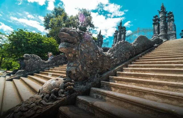 from-hoi-an-da-nang-hue-imperial-city-hai-van-pass-tour