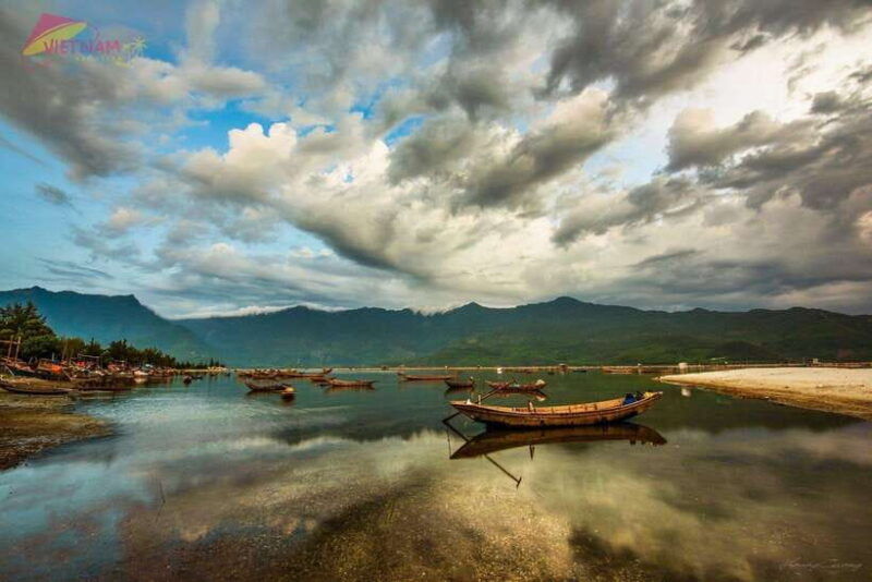 from-hoi-an-hai-van-pass-lang-co-bay-and-hue-city-jeep