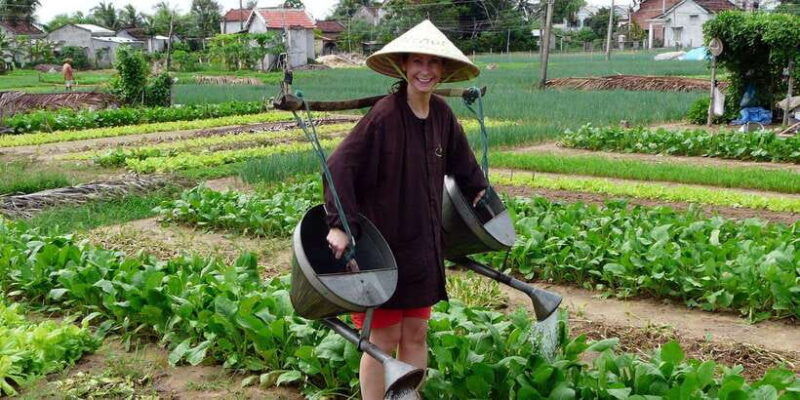 from-hoi-an-tra-que-vegetable-village-cooking-class