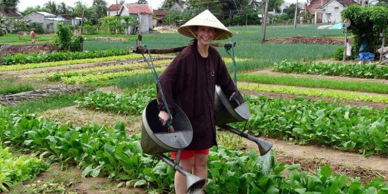 from-hoi-an-tra-que-vegetable-village-cooking-class