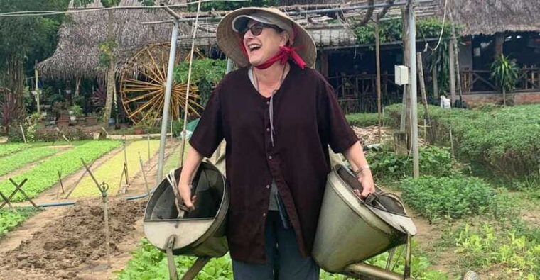 from-hoi-an-tra-que-vegetable-village-cooking-class