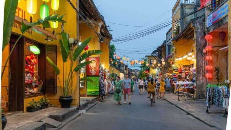 from-hoi-an-walking-food-tour-in-hoi-an-old-town