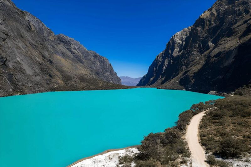from-huaraz-tour-to-llanganuco-lakes-chinancocha-lake
