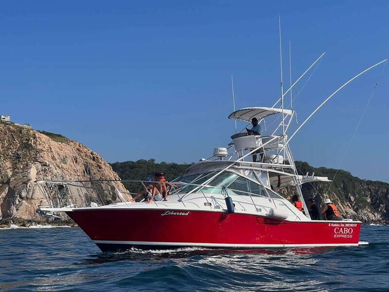 From Huatulco: Luxury yacht sportfishing - The Experience of the Vessel and Crew