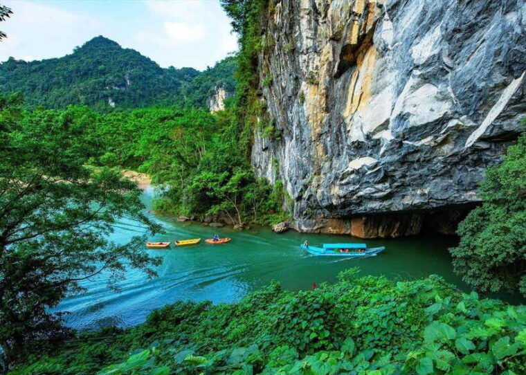 from-hue-botanic-garden-phong-nha-cave-and-dark-cave-tour