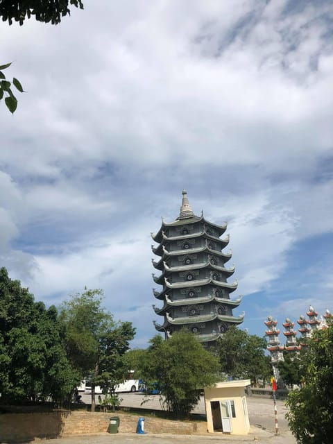 from-hue-bus-transfer-to-hoi-an-with-sightseeing-stops