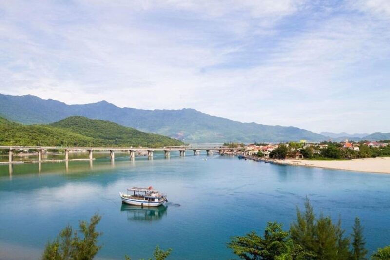 from-hue-bus-transfer-to-hoi-an-with-sightseeing-stops