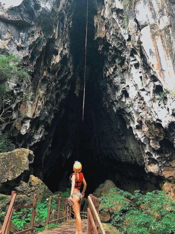 from-hue-dark-cave-discovery-day-tour
