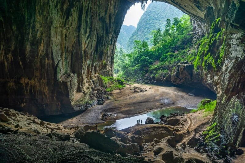 from-hue-explore-phong-nha-cave-guide-tour-only-on-odd-days