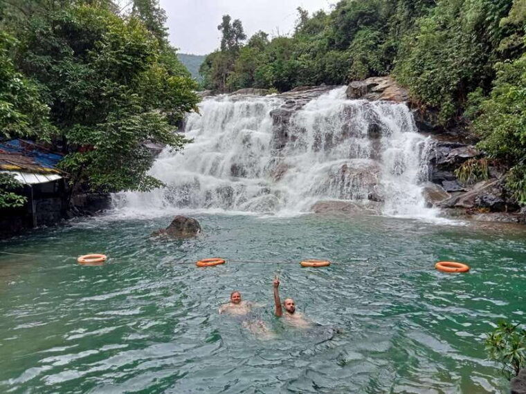 from-hue-hue-to-hoi-an-via-hai-van-pass-by-easyrider