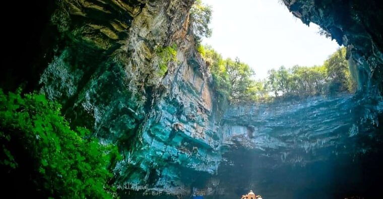 from-hue-one-day-explore-paradise-cave