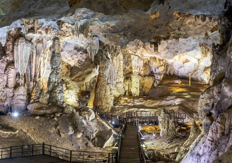 from-hue-paradise-cave-discovery-tour-even-day