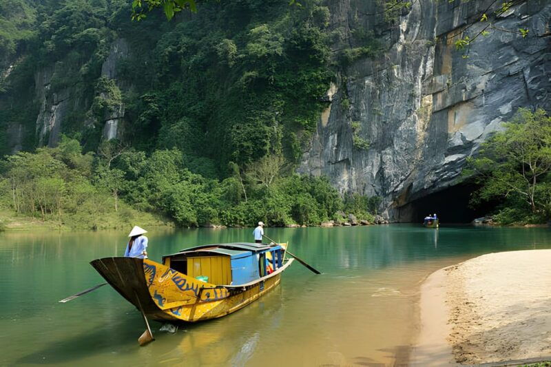 from-hue-phong-nha-cave-experience